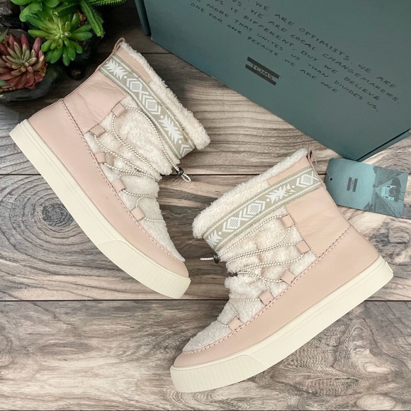 Toms Alpine Faux Shearling Water Resistant Boot - Picture 1 of 12